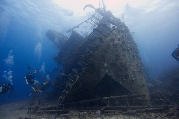 Buceo en el arrecife de Abu Nuhas, Mar Rojo, cementerio de pecios